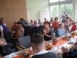 Zu Besuch: Bewohner der Altenhilfe Sophienhaus.